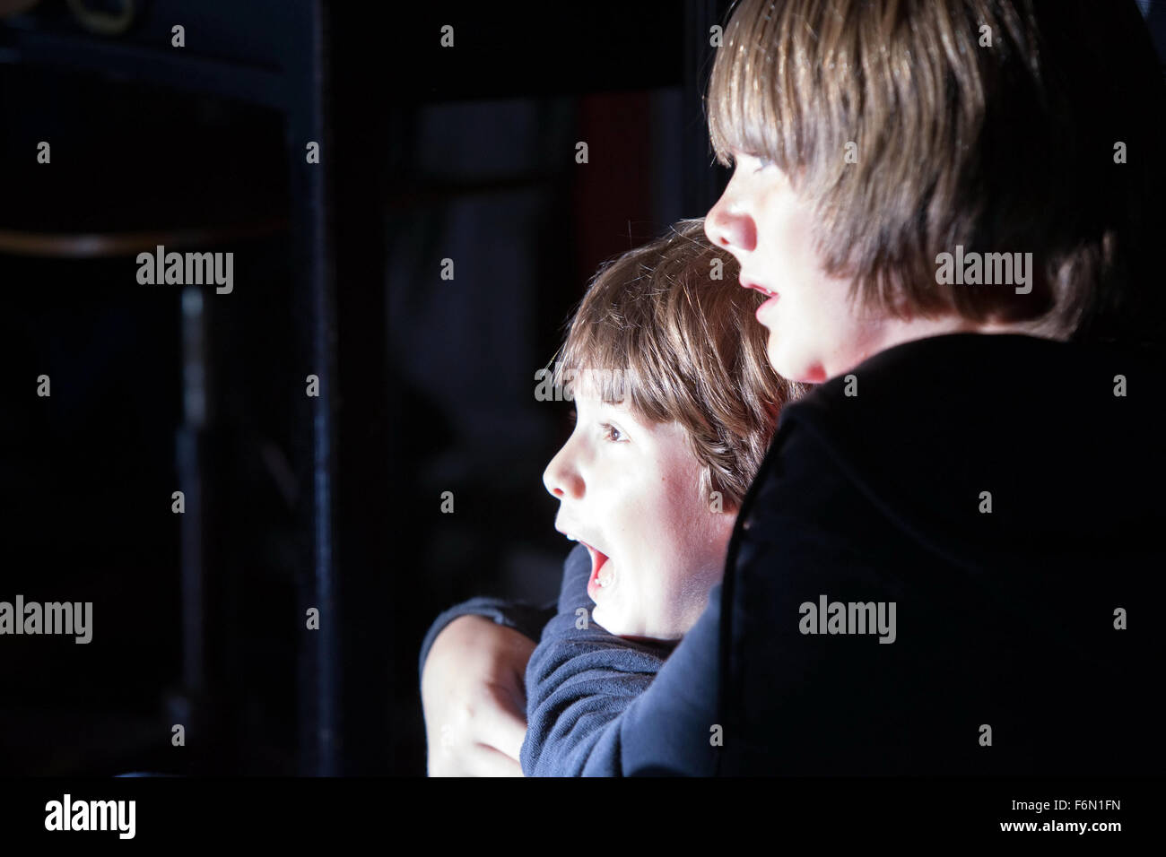 20. August 2012 - London, Großbritannien - DARK SKIES (2013)... KADAN ROCKETT... DAKOTA GOYO... SCOTT STEWART (DIR).  (Bild Kredit: C Gesicht zu Gesicht/Unterhaltung Bilder) Stockfoto