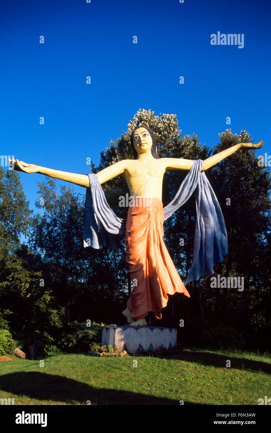 Lord Chaitanya (Vishnu) Statue in ISKCON Hare Krishna Tempel, Burnaby, BC, Britisch-Kolumbien, Kanada Stockfoto