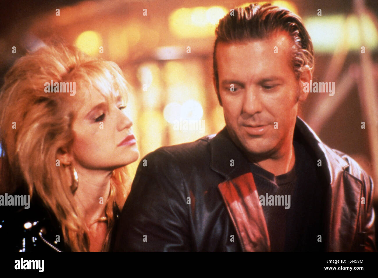 13. Februar 2014 - Hollywood, USA - JOHNNY HANDSOME (1989)... ELLEN BARKIN, MICKEY ROURKE, WALTER HILL (DIR)... JHK 006... (Bild Kredit: C Gesicht zu Gesicht/Unterhaltung Bilder) Stockfoto