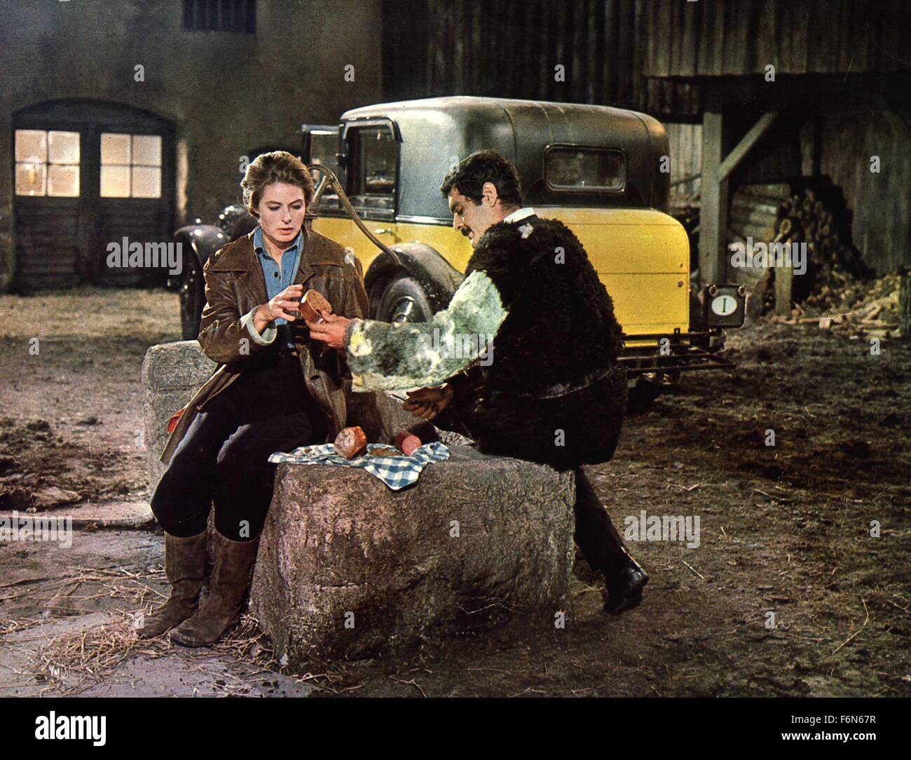 26. Mai 2015 - Hollywood, USA - der gelbe ROLLS-ROYCE (1964)... INGRID BERGMAN, OMAR SHARIF... YRR 003FOH... Stockfoto