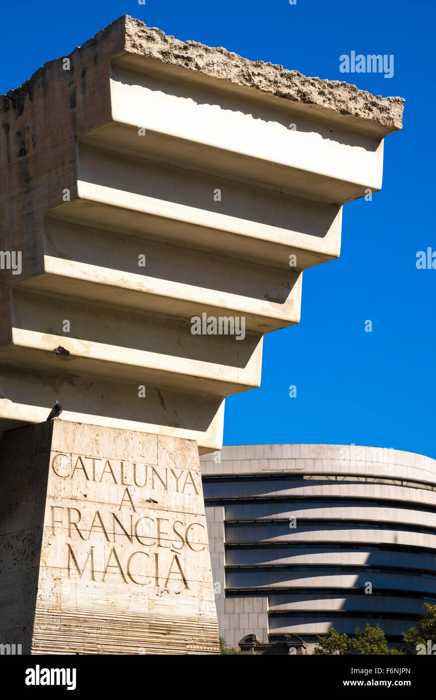 Denkmal für katalanische Politiker Francesc Macià des Bildhauers Josep Maria Subirachs an Plaça de Catalunya. Barcelona, Spanien. Stockfoto