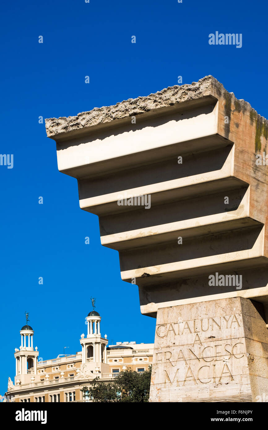Denkmal für katalanische Politiker Francesc Macià des Bildhauers Josep Maria Subirachs an Plaça de Catalunya. Barcelona, Spanien. Stockfoto