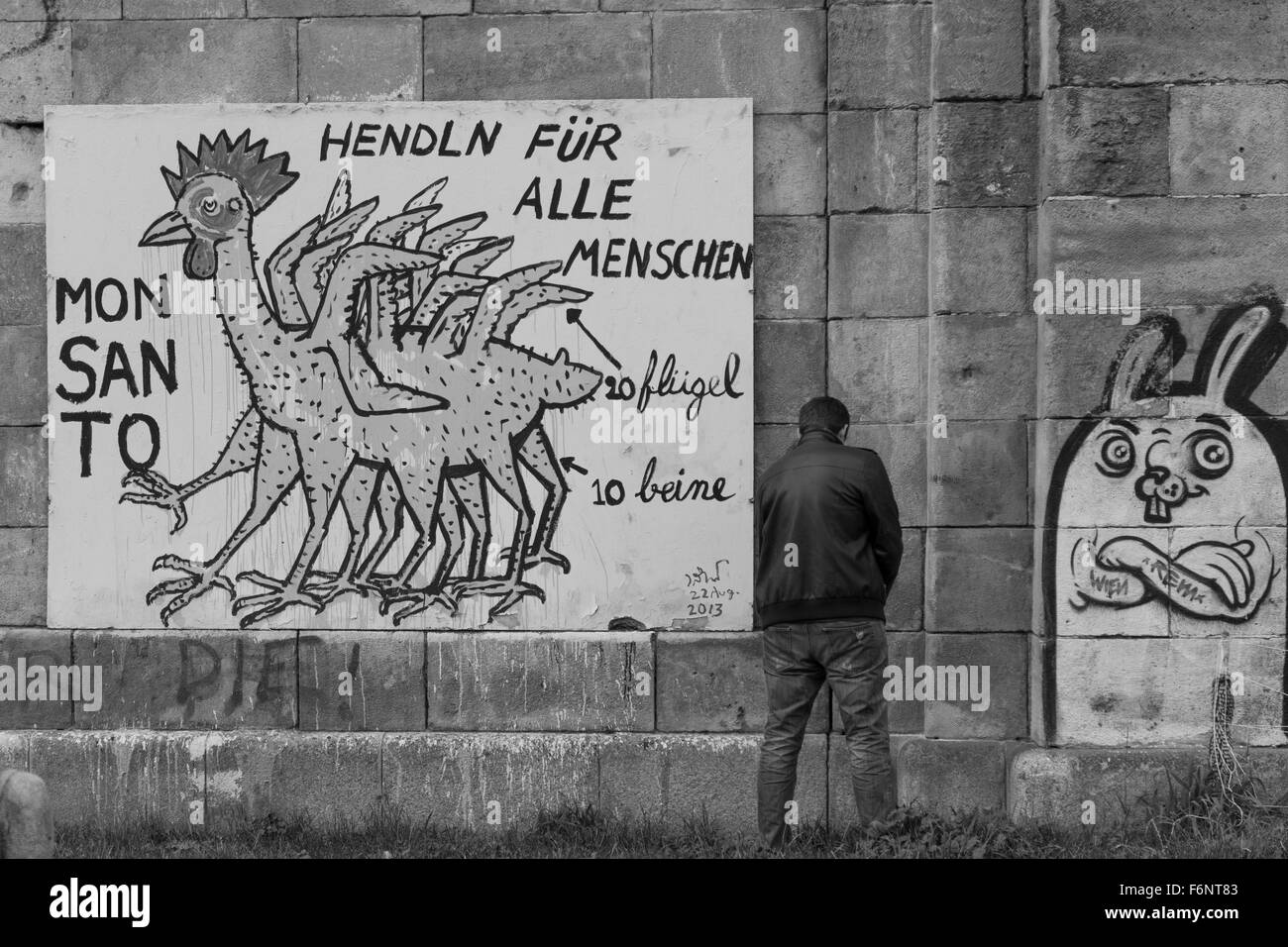 Monsanto-Graffiti in Wien Stockfoto
