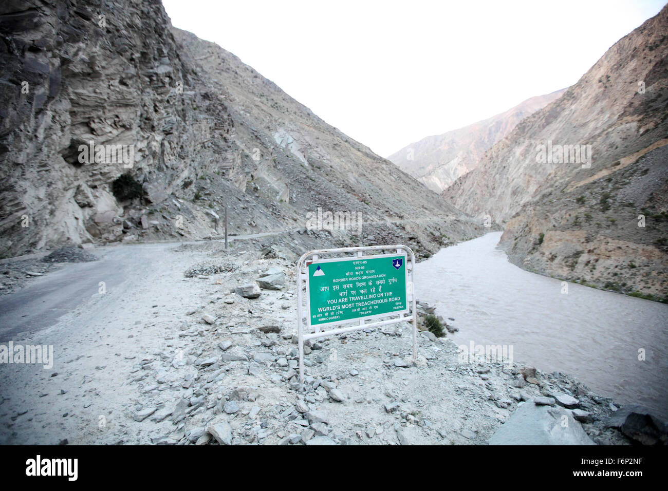 SPITI VALLEY - weltweit gefährlichsten Straße Sangla Nako Sangla Valley liegt in Himachal Pradesh in Indien Stockfoto