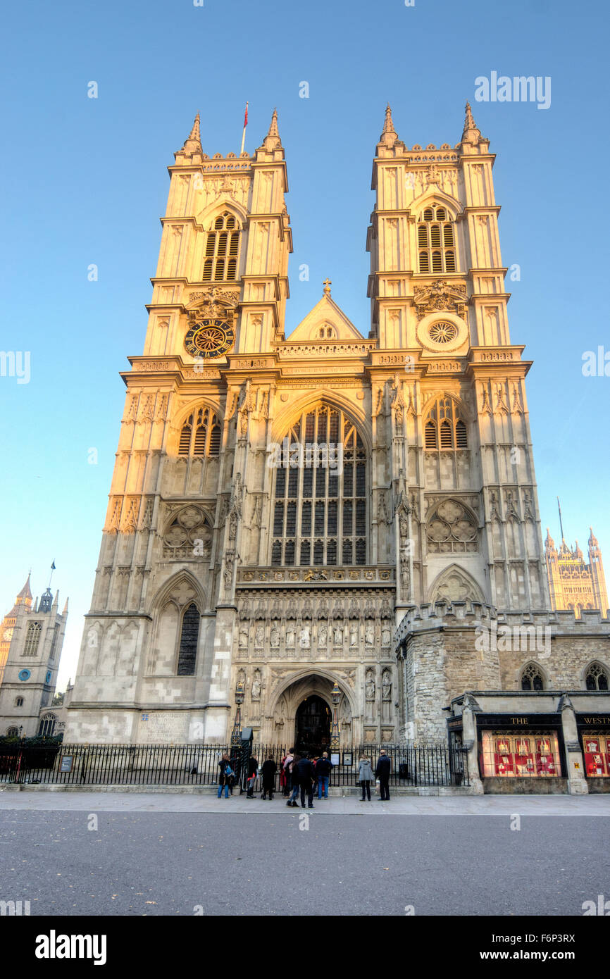 Die Vorderseite der Westminster Abbey Stockfoto