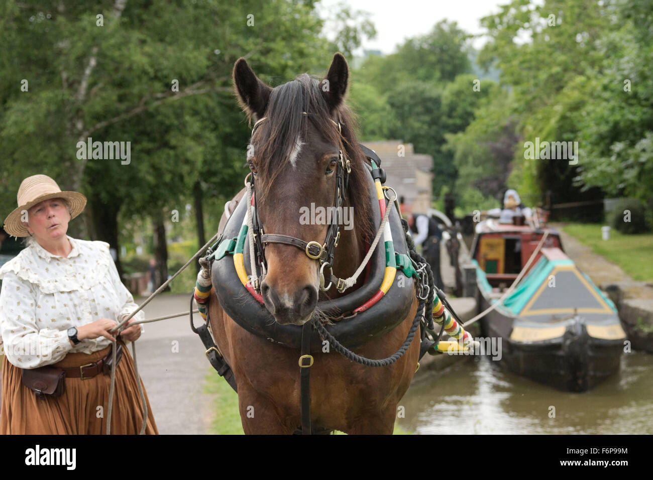 Pferd Boot schleppen Kanal England englische viktorianische Stockfoto