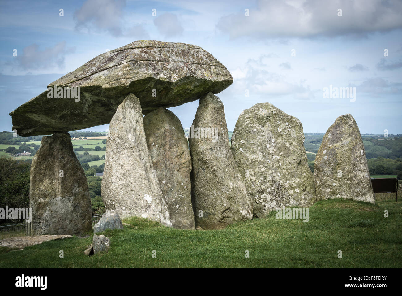 Rhonddatal Ifan neolithische Grabkammer Pembrokeshire, Wales. Stockfoto
