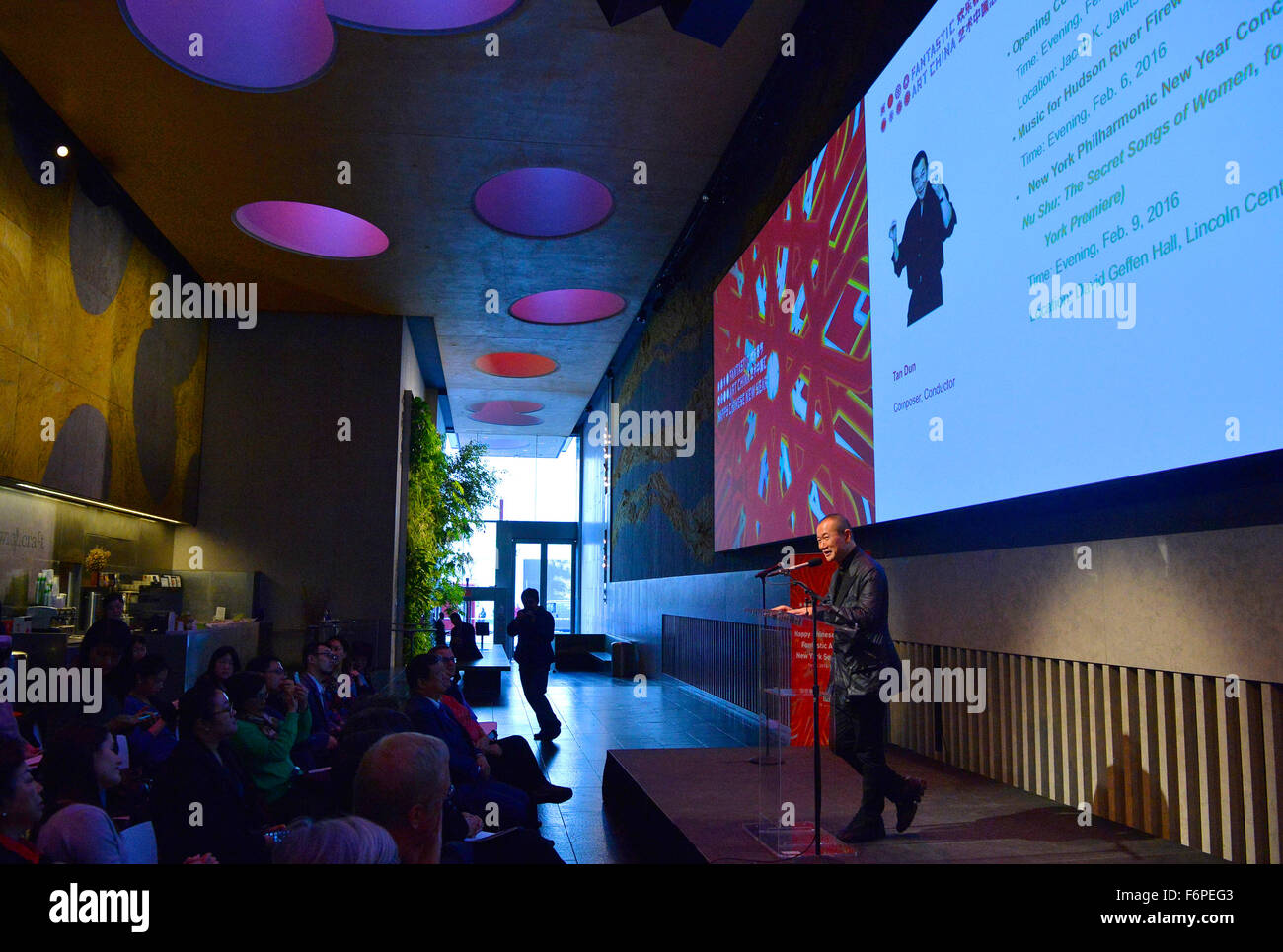 New York, USA. 18. November 2015. Chinesischer Komponist und Dirigent Tan Dun besucht die Pressekonferenz von 2016 Happy Chinese New Year: Fantastic Art China New York Reihe Ereignisse in New York City, USA, 18. November 2015. © Wang Lei/Xinhua/Alamy Live-Nachrichten Stockfoto