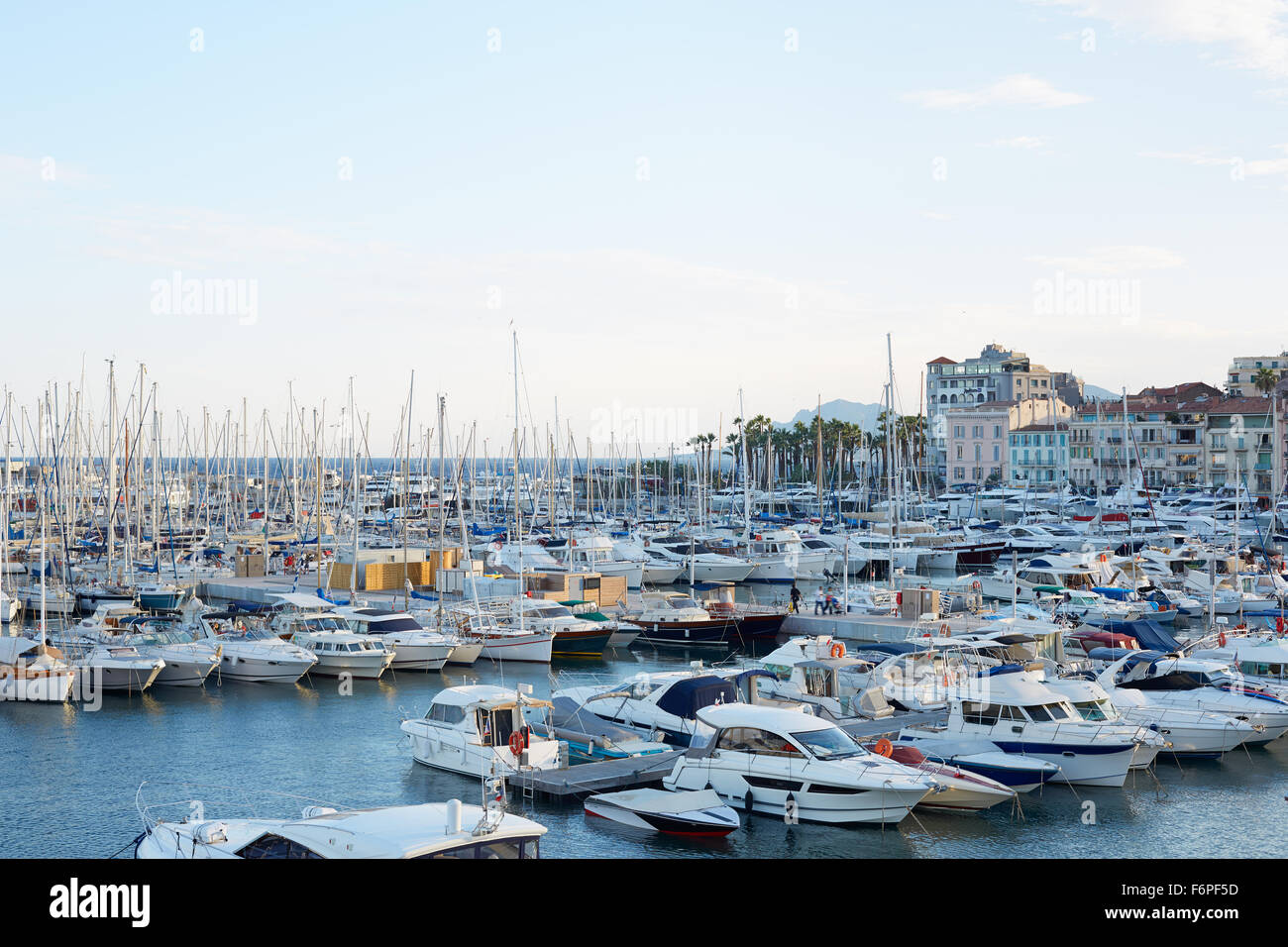 Cannes, den alten Hafen Boote und Yachten, Port-Le-Vieux in Cannes, Frankreich Stockfoto