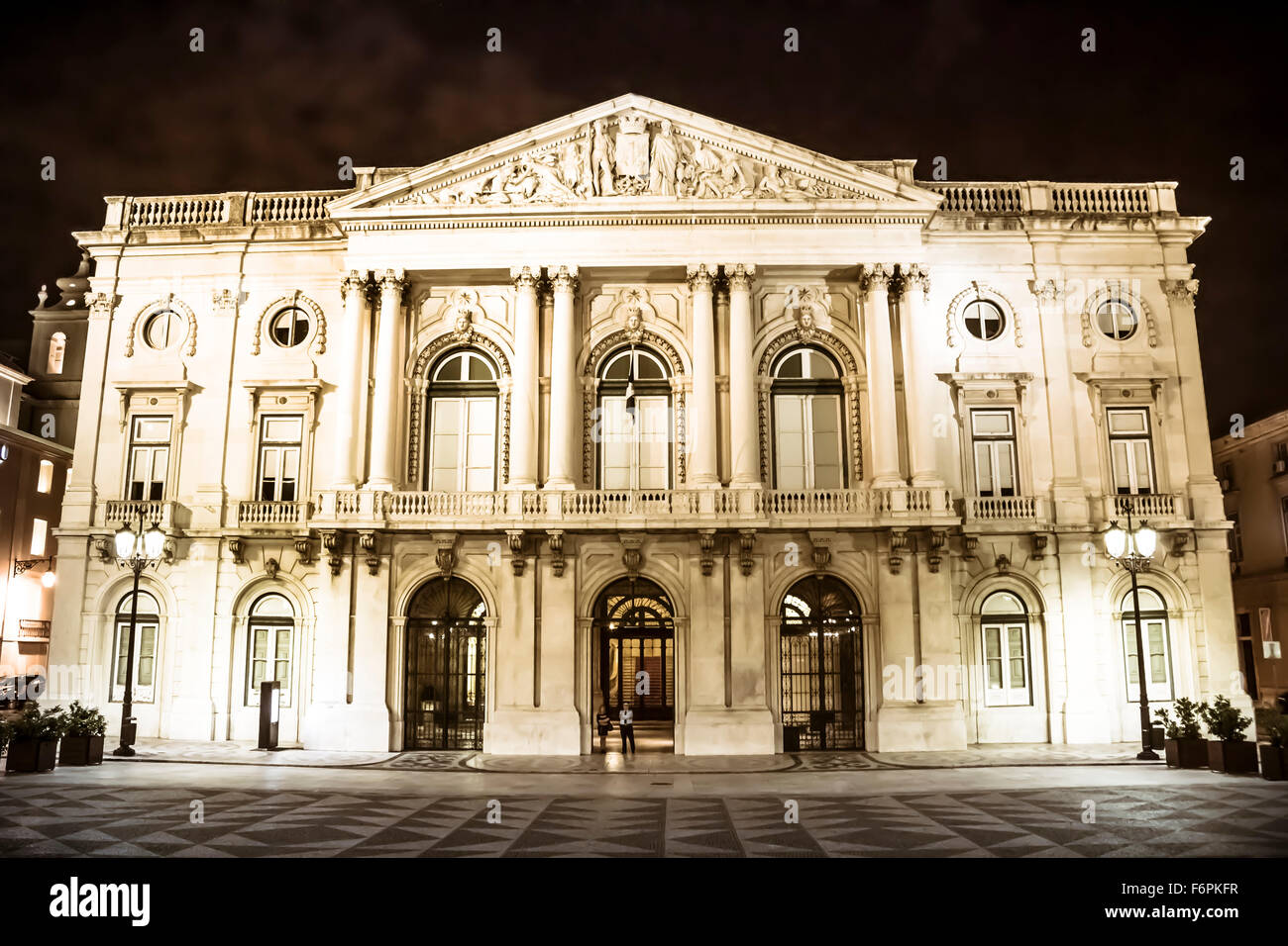 Praca Municipio (Rathausplatz) ist ein kleiner ruhiger Platz im Baixa-Viertel von Lissabon, Portugal Stockfoto