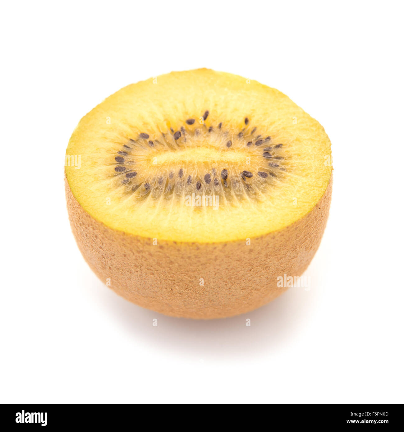 Goldene frische Kiwi Frucht Abschnitt auf weißem Hintergrund Stockfoto