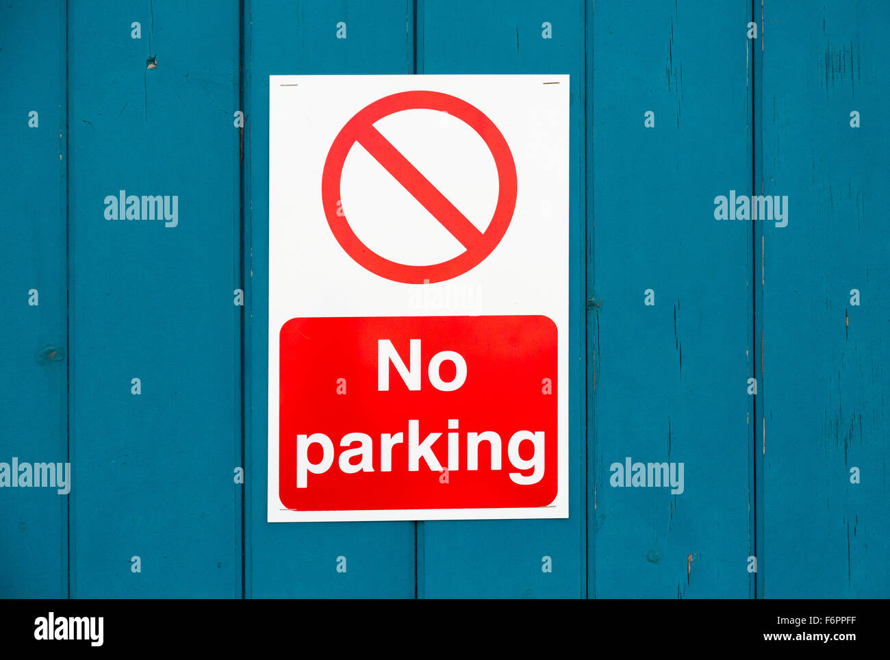 Kein Parkplatz Zeichen im Vereinigten Königreich Stockfoto