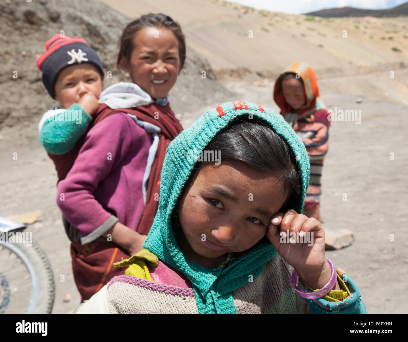 Kinder aus Himalaya Bergdorf. Himachal Pradesh, Indien Stockfoto