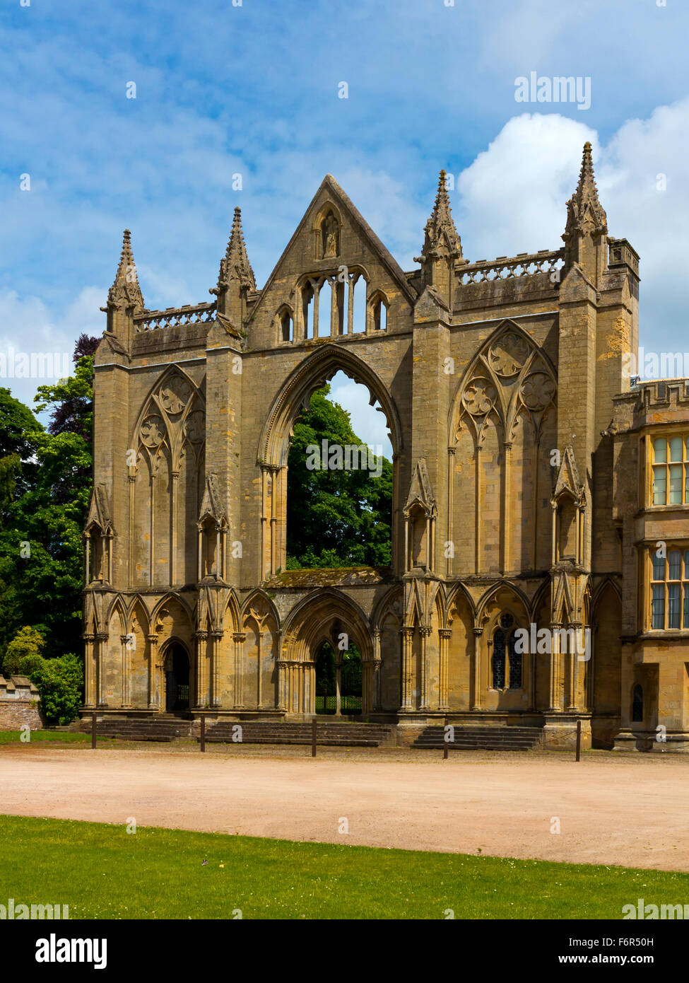 Die Westfront in Newstead Abbey in der Nähe von Ravenshead Nottinghamshire England UK ehemaligen Haus von Lord Byron Stockfoto