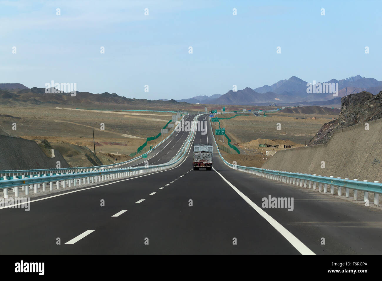 Autobahn, Turpan-Shanshan, Autonome Region Xinjiang, China. Stockfoto