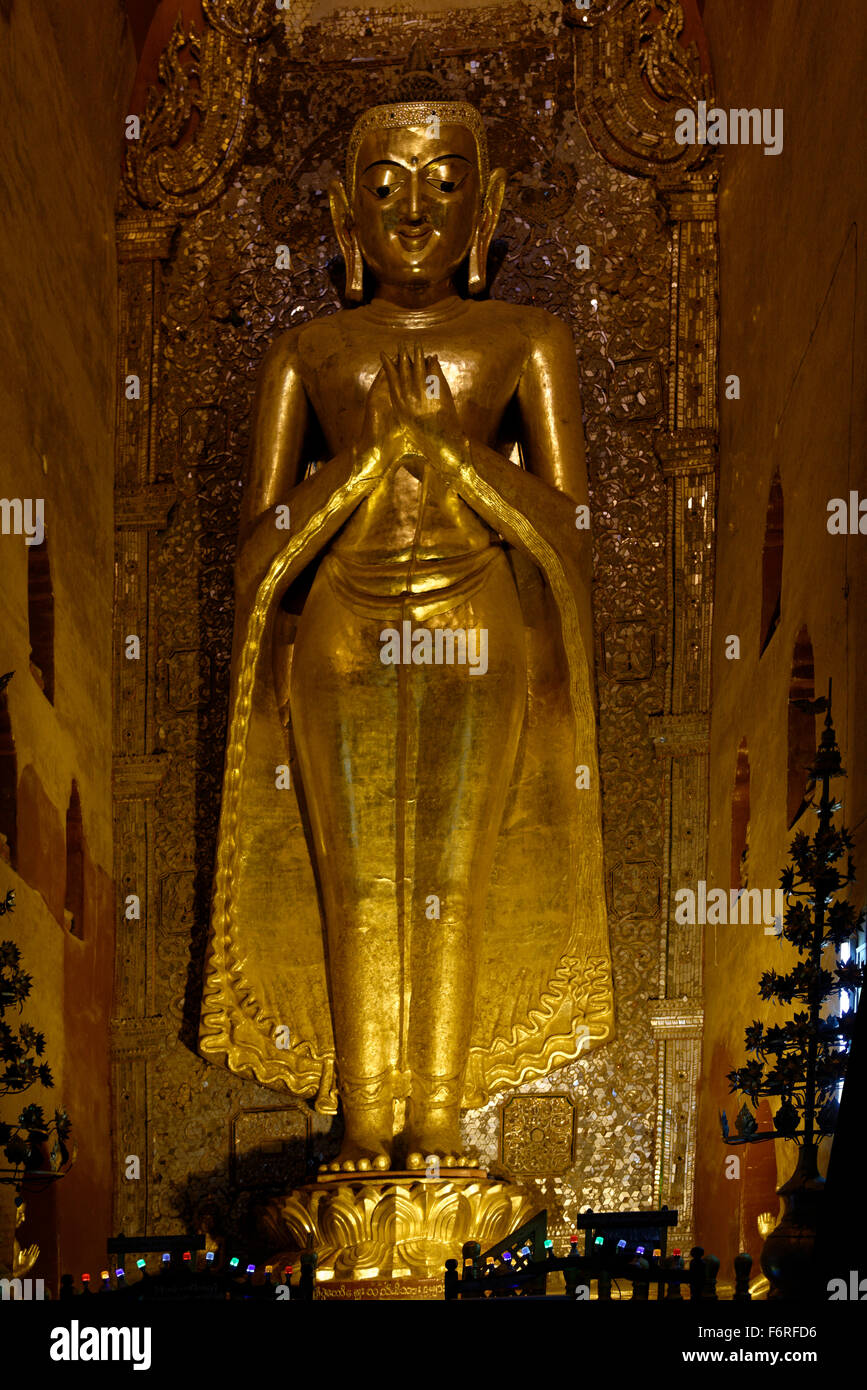 Mandalay, Bagan Ananda Tempel Buddha statue Stockfoto