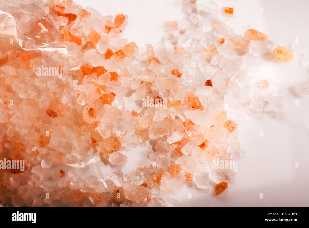 Rosa Himalaya-Salz, Himalaya, Feinschmecker, Gourmet-Salz, Essen, Zutat, Gewürz, Salz, teuer, wertvoll, Hintergrund-Exemplar, Stockfoto