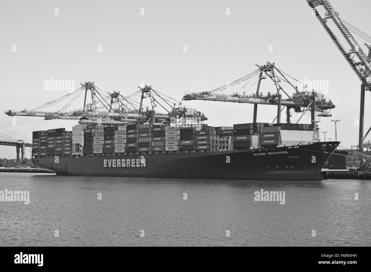 Frachter im Hafen San Pedro in Kalifornien genommen Stockfoto