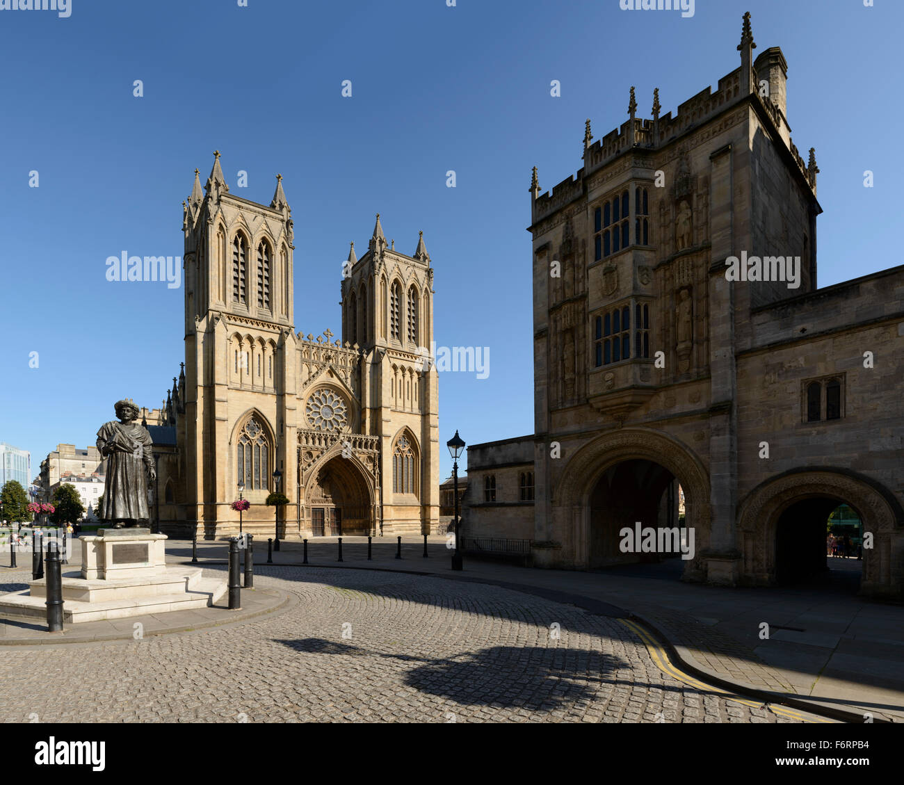 Bristol Kathedrale an einem Sommernachmittag. Stockfoto