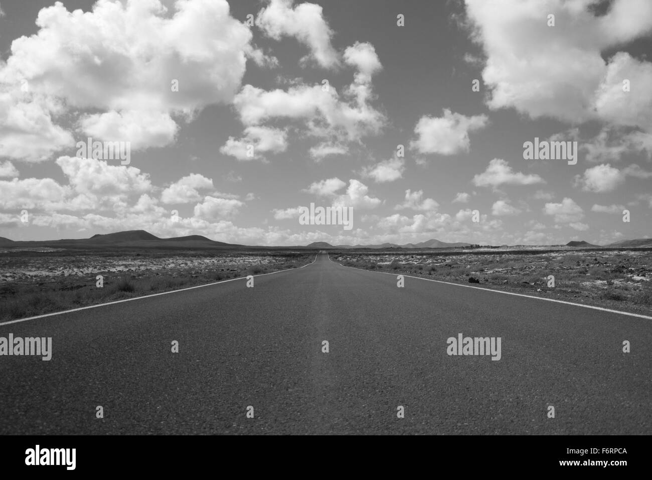 Autobahn in Wüste Stockfoto