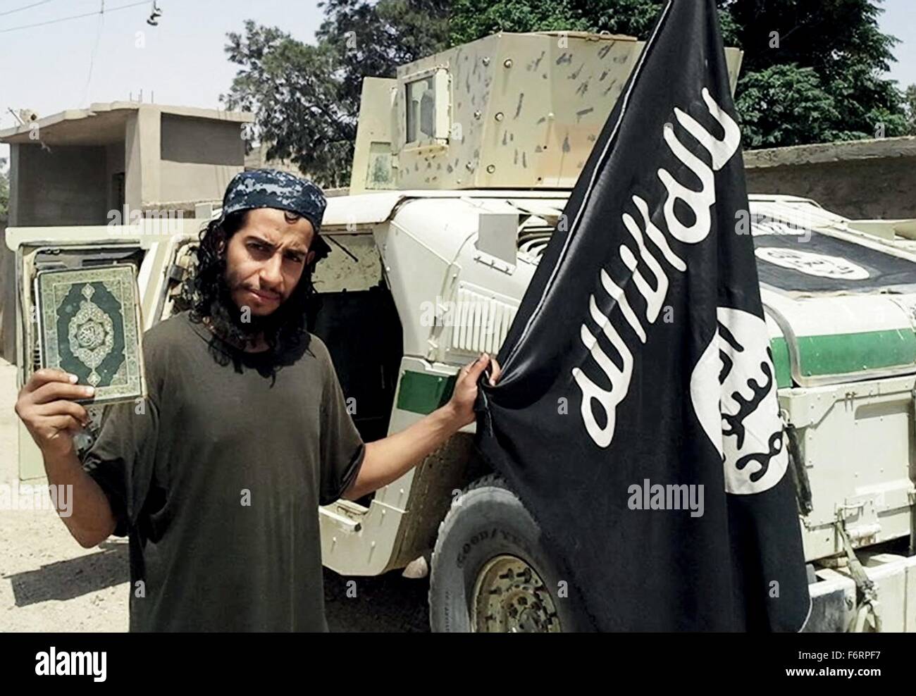 Islamischer Staat im Irak und der Levante-Propaganda-Foto zeigt Abdelhamid Abaaoud, der 28-j hrige belgischer Staatsbürger von französischen Behörden als der Anführer der Paris Terroranschläge vermutet. Stockfoto