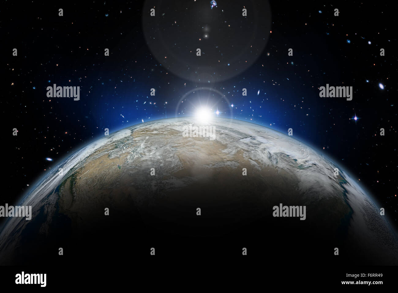 Weltraum Hintergrund mit Erde und Nebel im Sternenhimmel - Elemente dieses Bildes, eingerichtet von der NASA Stockfoto