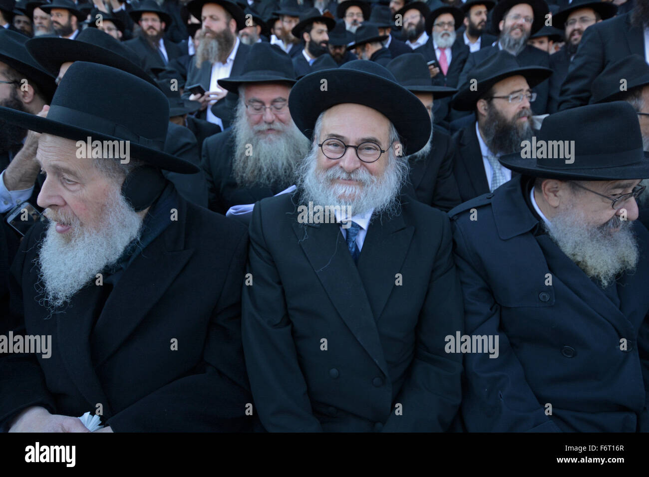 Eine Gruppe von prominenten Chabad Rabbiner bei der jährlichen Gruppenfotos von Lubawitsch Abgesandte. in Crown Heights Brooklyn, New York Stockfoto