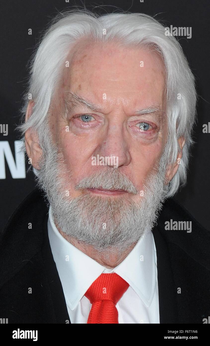 Donald Sutherland im Ankunftsbereich für THE HUNGER GAMES: MOCKINGJAY – Teil2 Premiere, AMC Loews Lincoln Square 13, New York, NY 18. November 2015. Foto von: Kristin Callahan/Everett Collection Stockfoto