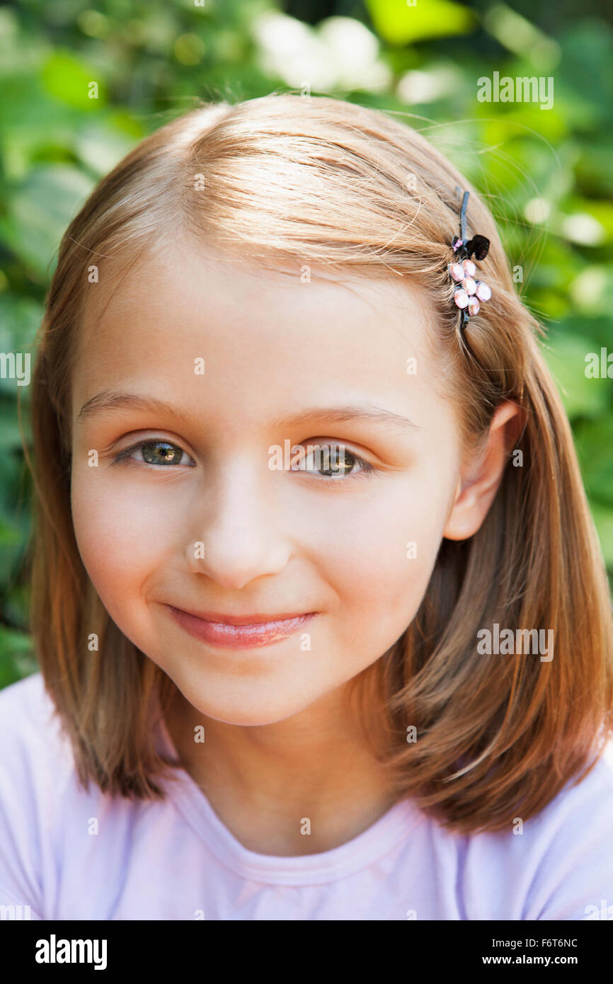 Nahaufnahme des Lächelns Mädchen im freien Stockfoto