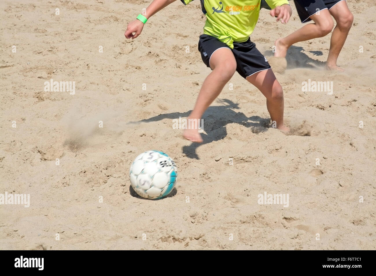 Beach-Fußball-Spiel in das jährliche Turnier am Stößel Beach in Åhus Schweden im Juni 2014. Stockfoto