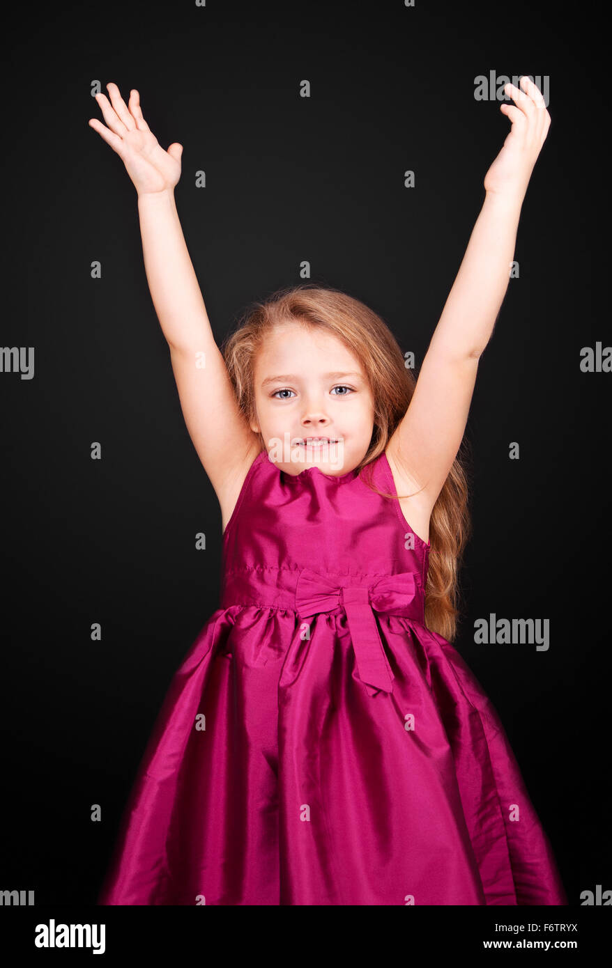 Rosa schwarzes kleid -Fotos und -Bildmaterial in hoher Auflösung – Alamy