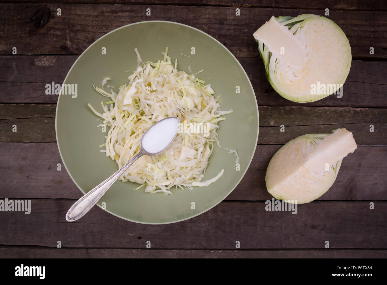 Sauerkraut vergären, Erhaltung Glas Stockfoto