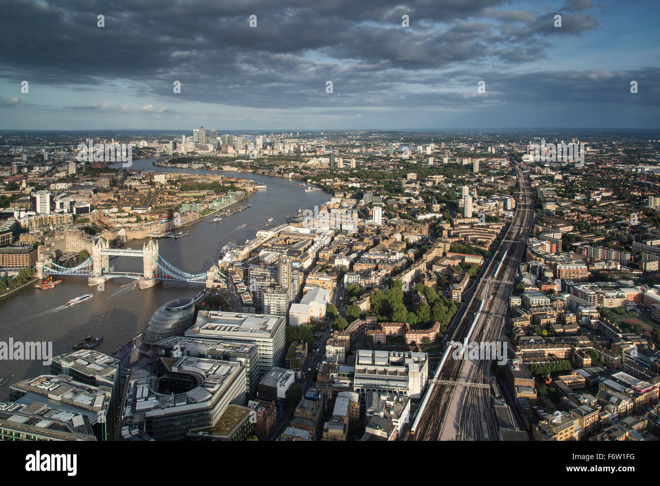 London City Skyline-Blick von oben auf Sommertag Stockfoto