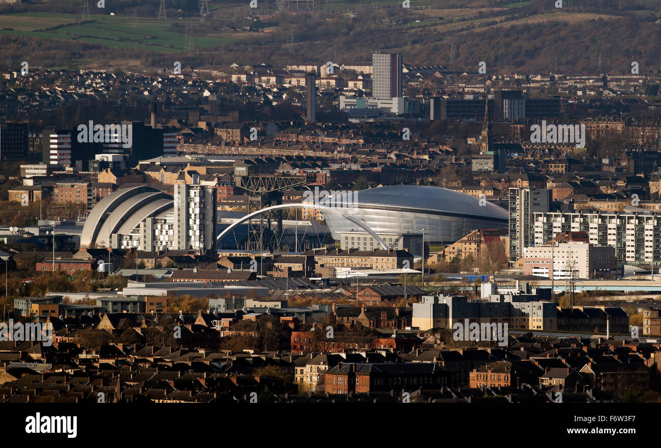 Skyline der Stadt Glasgow zeigt l, R, Clyde Auditorium, Clyde Arc (Squinty Brücke) und der SEE-Hydro Stockfoto