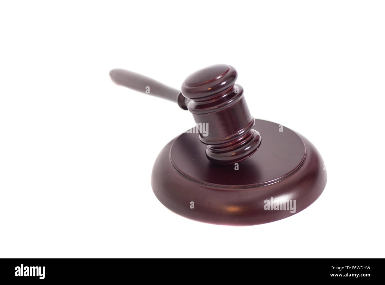 Holz Richterhammer und Resonanzboden isoliert auf weißem Hintergrund Stockfoto