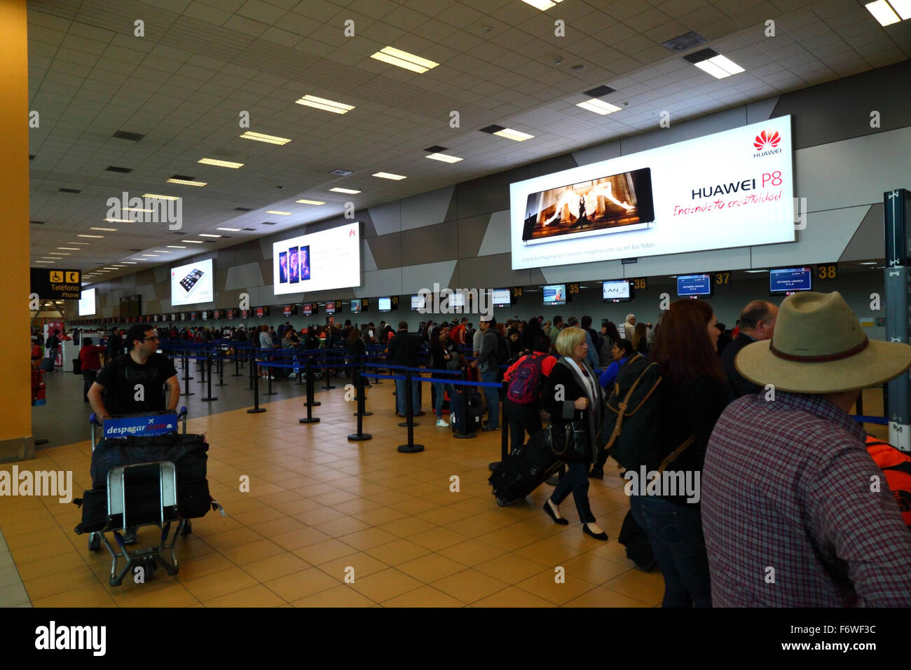 Check-in Bereich am Flughafen Jorge Chávez International, Callao, Lima, Peru Stockfoto