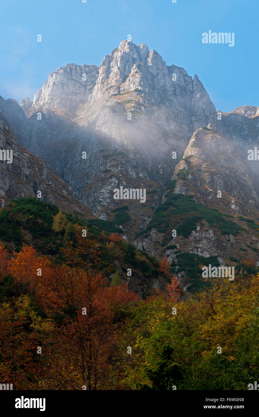 Den östlichen Escarpment des Bucegi-Gebirges, Siebenbürgen, Rumänien Stockfoto