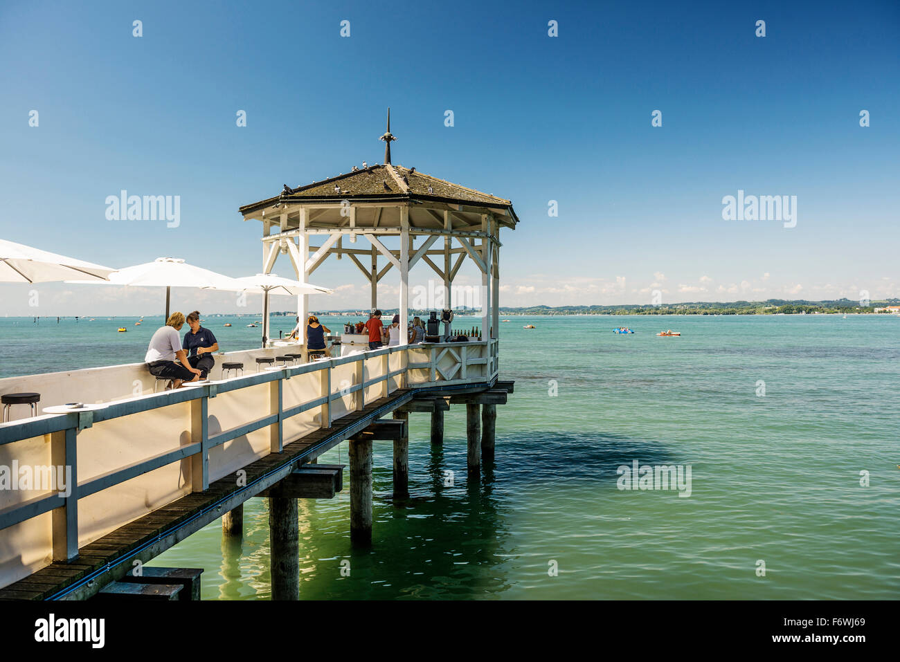 Pavillon mit bar am Ufer des Lake Constance, Bregenz, Vorarlberg