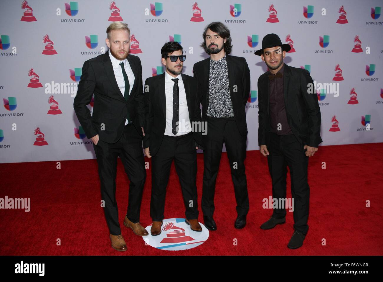 Las Vegas, NV, USA. 19. November 2015. Charliepapa bei der Ankunft für 16. Annual Latin GRAMMY Awards - Ankunft 1, MGM Grand Garden Arena, Las Vegas, NV 19. November 2015. © James Atoa/Everett Collection/Alamy Live-Nachrichten Stockfoto