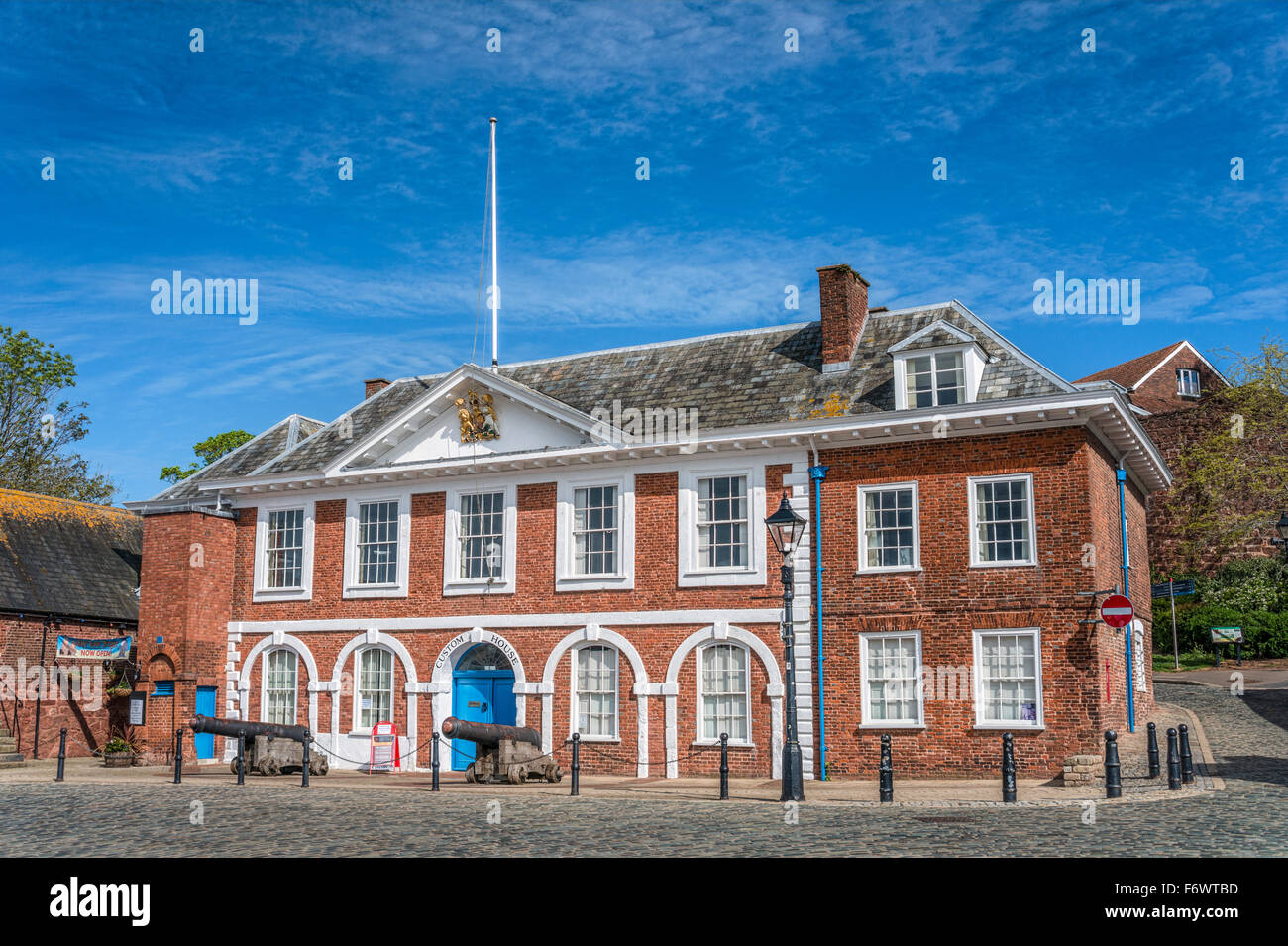 Custom House-Besucherzentrum an der historischen Exeter Kai, Devon, England, UK Stockfoto