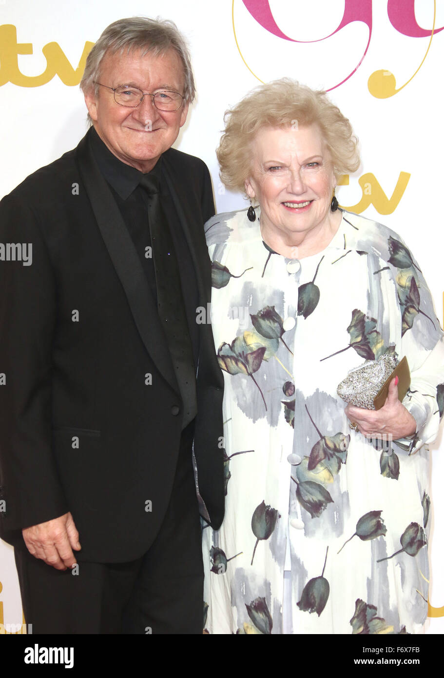 19. November 2015 - Chris Steele und Denise Robertson besucht die ITV-Gala im London Palladium in London, Vereinigtes Königreich. Stockfoto