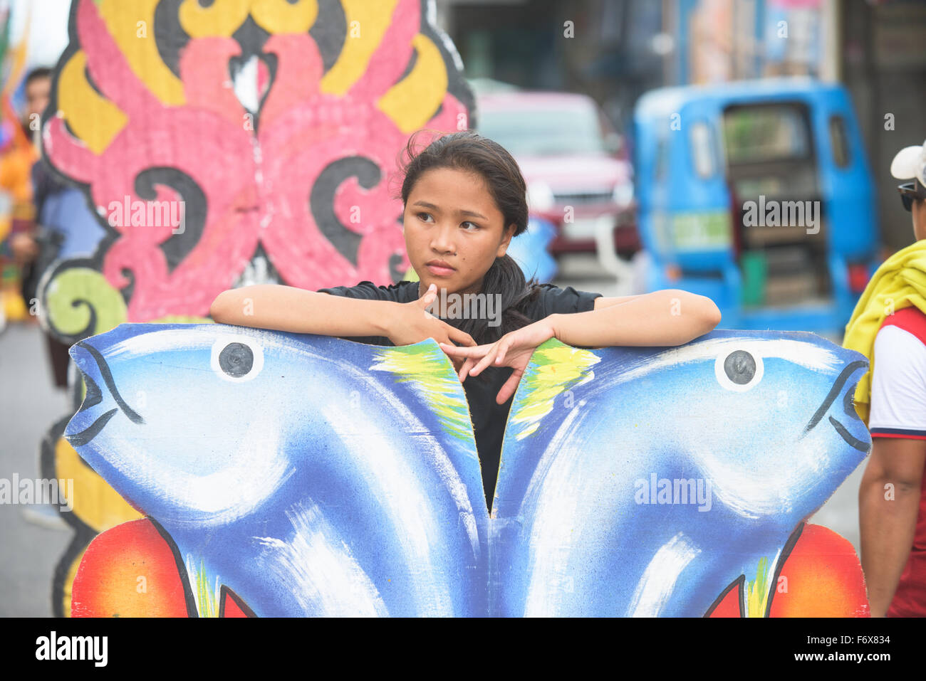 Weibliche Teilnehmer beim Street Dance Wettbewerb während der Gensan Thunfisch Festival 2015 in General Santos City Stockfoto