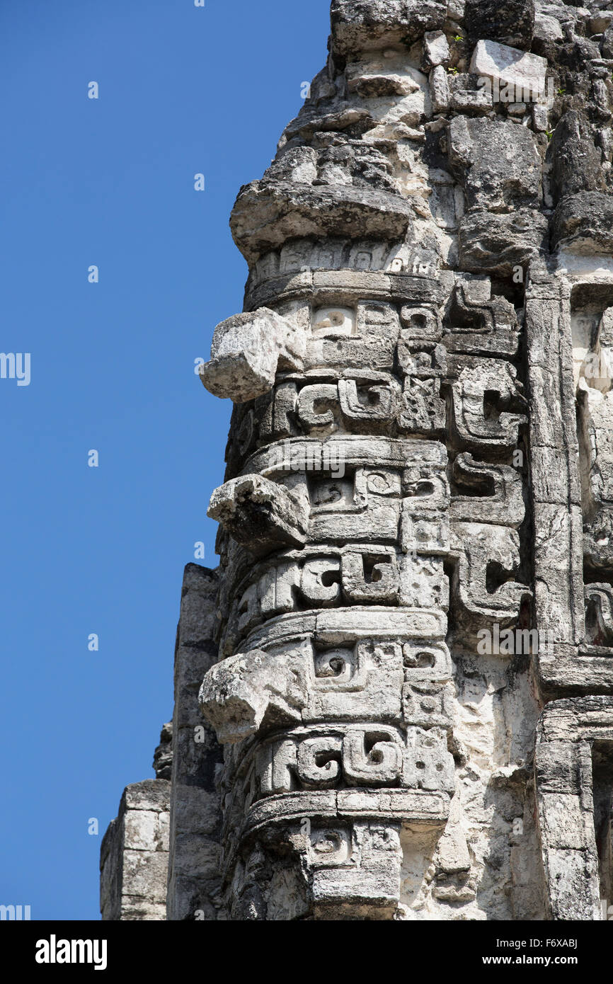 Chac Masken, Aufbau XX, Chicanna Maya-Ausgrabungsstätte, Mischung aus Chenes und Río-Bec-Stil, späten klassischen Periode; Campeche, Mexiko Stockfoto