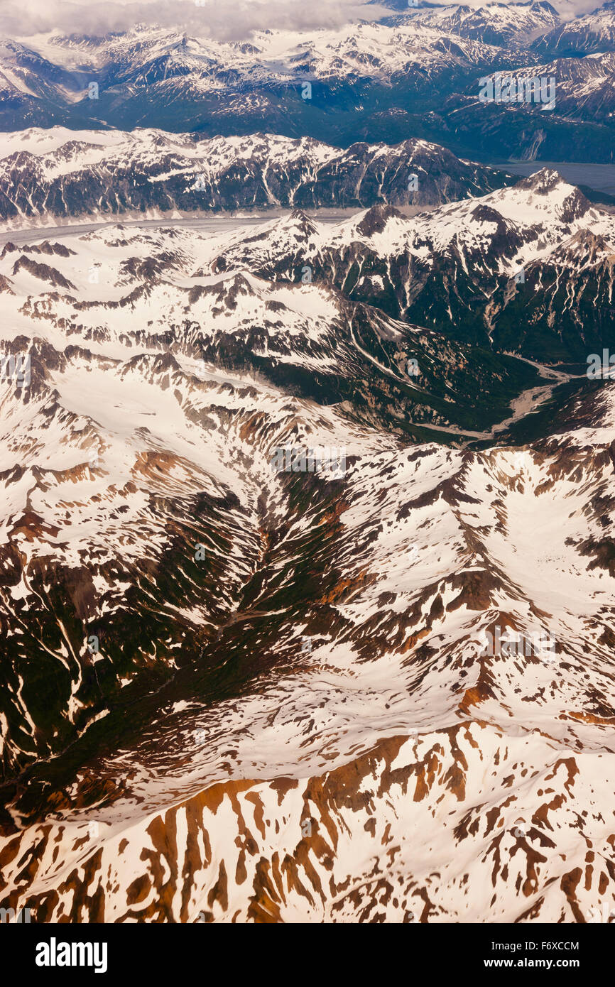 Luftperspektive Gletscher, Fjorde und schneebedeckte Berge in der Aleutenkette, Alaska-Halbinsel, südwestlichen Alaska, USA, Sommer Stockfoto
