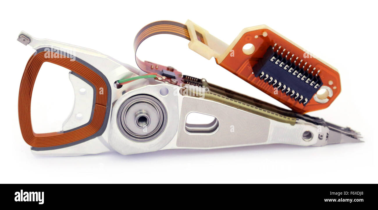 Teile einer Festplatte auf weißem Hintergrund Stockfoto