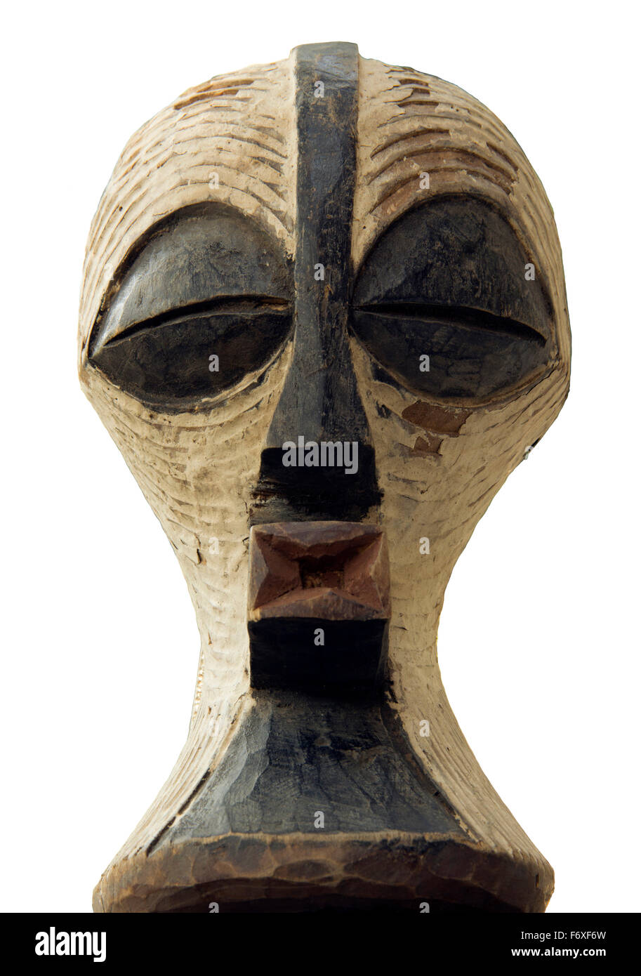 Afrikanische Maske isoliert auf weißem Hintergrund Stockfoto