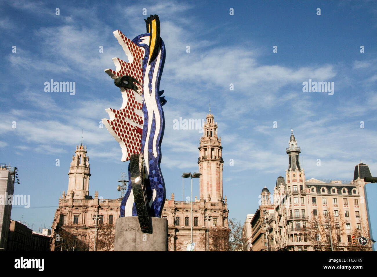 BARCELONA-DEC 31: El Cap de Barcelona am 31. Dezember 2007 in Barcelona. El Cap de Barcelona ist eine Skulptur, die durch die amerikanische Pop-Art-Künstler Roy Lichtenstein Stockfoto