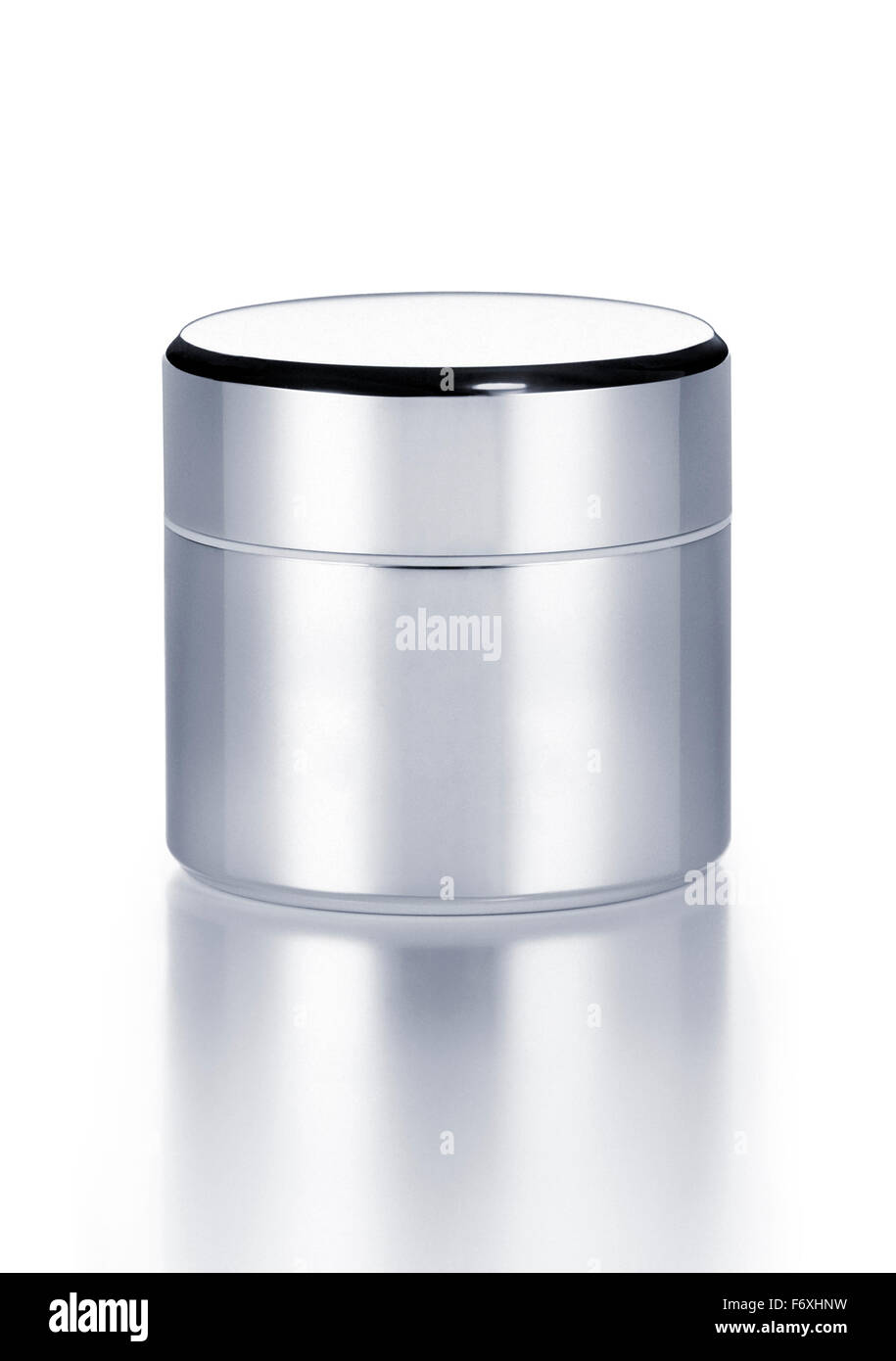 Leere metallischen Kosmetik Glas. Clipping-Pfad auf Topf. Stockfoto