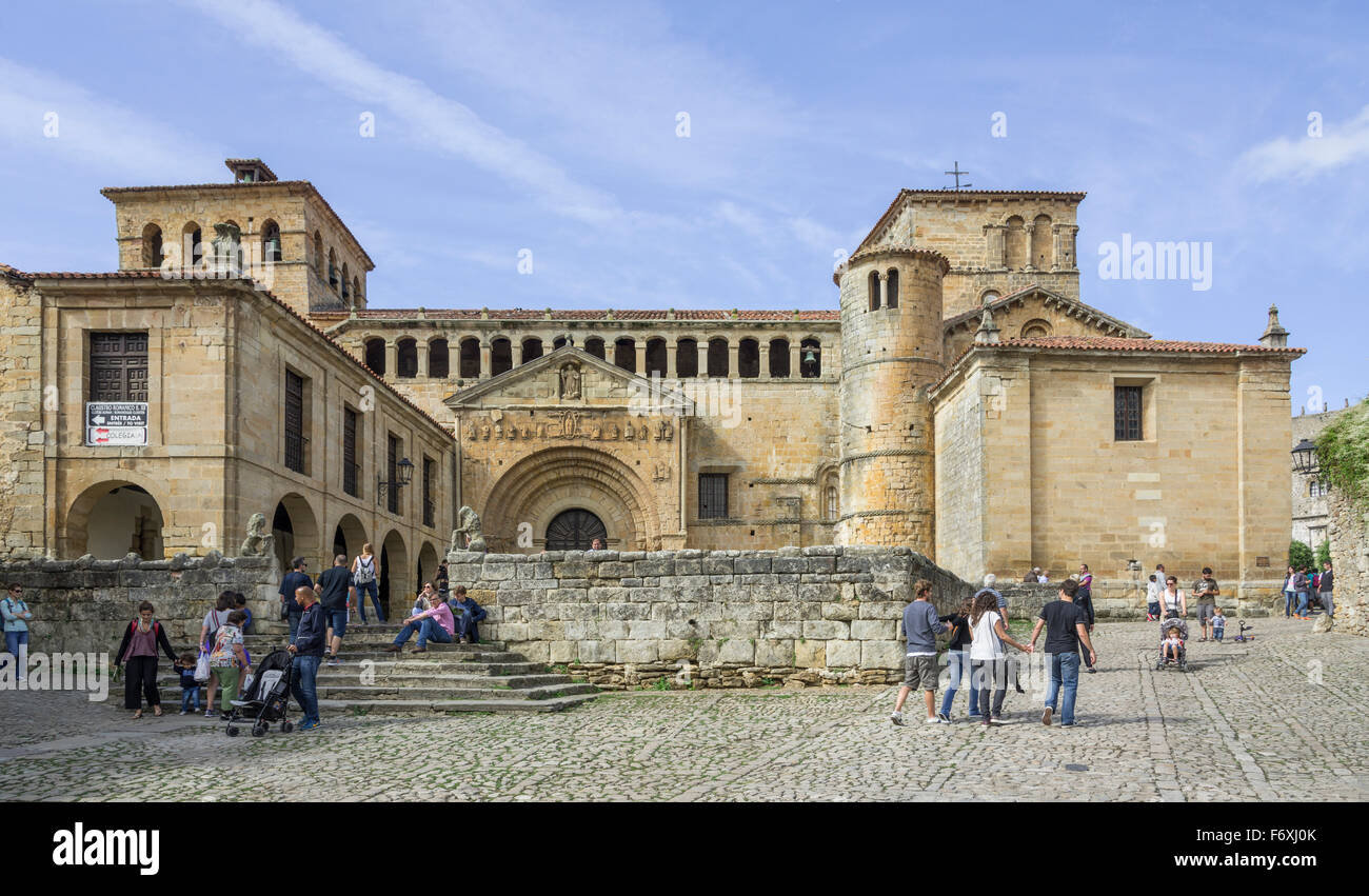 Santa Juliana Kreuzgang, Santillana del Mar, Kantabrien, Spanien Stockfoto