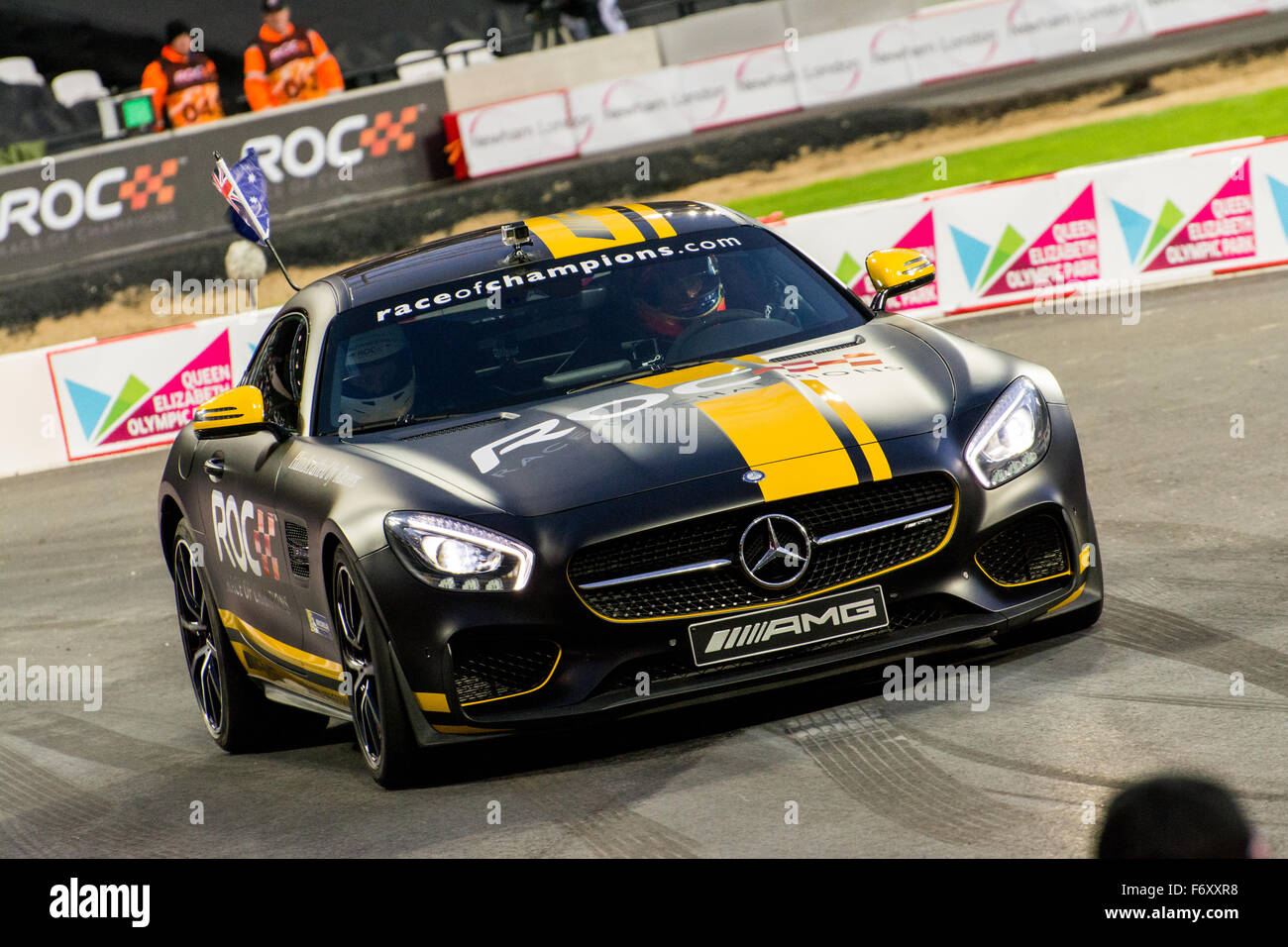 London, UK. 21. November 2015. Drei Mal Formel1 grand Prix Sieger Daniel Ricciardo von Australien treibt während The Race of Champions im The Stadion am Queen Elizabeth Olympic Park am 21. November 2015 in LONDON, Vereinigtes Königreich (Foto: Gergo Toth Fotografie/ALAMY Live News) Stockfoto